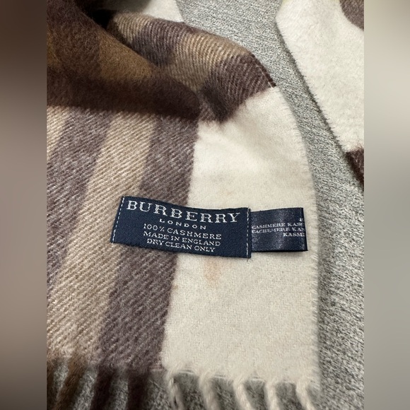 Burberry London Nova Check Cashmere Scarf - Picture 7 of 7